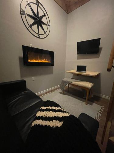 Tiny Home Bliss in Bancroft (ON) Tiny Home Bliss in Bancroft (ON)