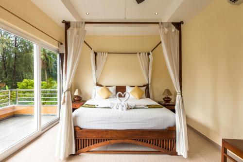 Little Sunshine Boutique Beach Resort & Spa in Klong Son Little Sunshine Boutique Beach Resort & Spa in Klong Son