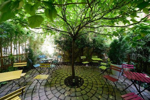 Garden, Les Patios du Marais 2 in 3rd - Temple - Republique Garden, Les Patios du Marais 2 in 3rd - Temple - Republique