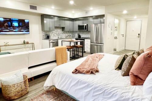 Downtown-King Bed-ADA Elevator-In Unit Laundry in Walnut Creek (Kalifornia) Downtown-King Bed-ADA Elevator-In Unit Laundry in Walnut Creek (Kalifornia)