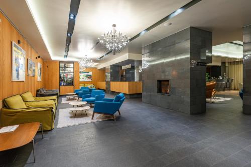 Előcsarnok, HVD Grand Hotel Suhl Business & Leisure in Suhl Előcsarnok, HVD Grand Hotel Suhl Business & Leisure in Suhl