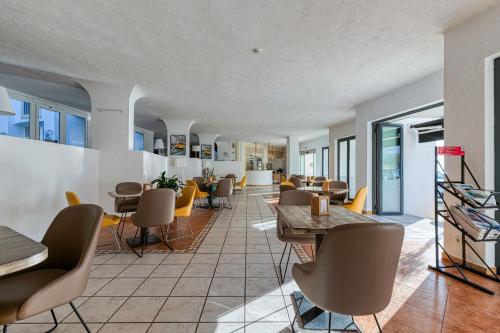 Lobby, Hotel Carvoeiro Plaza in Carvoeiro Lobby, Hotel Carvoeiro Plaza in Carvoeiro
