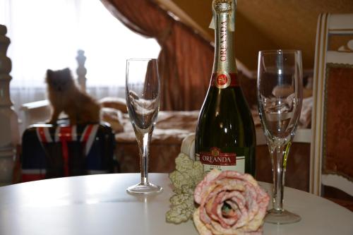 This photo about Golden Palace shared on HyHotel.com