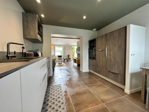 Lou Cluquet in أرينس مارسوس Lou Cluquet in أرينس مارسوس