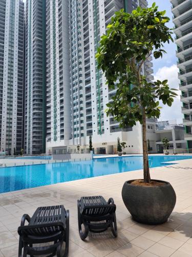 Mimi Cozy Homestay, 3R3B KLCC View with PLAYSTATION 4, NETFLIX, WiFi 6, Pool Table, Home Cinema in Sg Besi Mimi Cozy Homestay, 3R3B KLCC View with PLAYSTATION 4, NETFLIX, WiFi 6, Pool Table, Home Cinema in Sg Besi