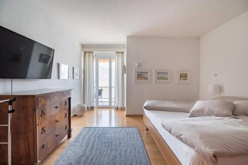 Exclusive Lakeside Apartment with Amazing View in Gerra Exclusive Lakeside Apartment with Amazing View in Gerra