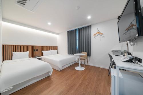 Chuncheon Hotel Gongjicheon 2 in Gangnam-dong Chuncheon Hotel Gongjicheon 2 in Gangnam-dong