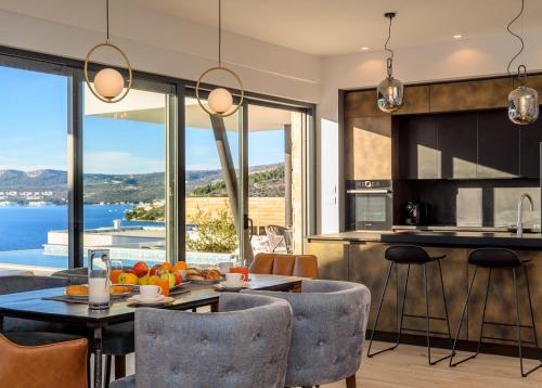 บริการและสิ่งอำนวยความสะดวก, Luxury Villa Seven Seas with infinity heated pool by the sea in Ražanj (Luxury Villa Seven Seas with infinity heated pool by the sea in Razanj) in โรกอสนิก้า บริการและสิ่งอำนวยความสะดวก, Luxury Villa Seven Seas with infinity heated pool by the sea in Ražanj (Luxury Villa Seven Seas with infinity heated pool by the sea in Razanj) in โรกอสนิก้า