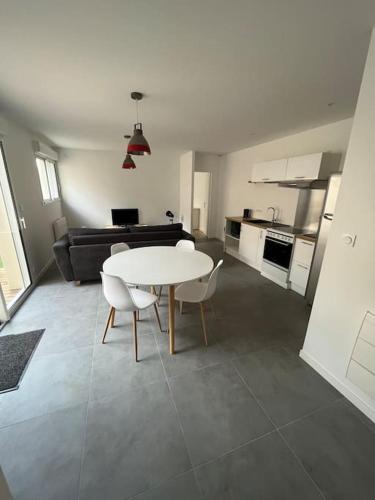 Konyha, Appartement neuf avec patio in Saint Laurent Sur Sevre Konyha, Appartement neuf avec patio in Saint Laurent Sur Sevre