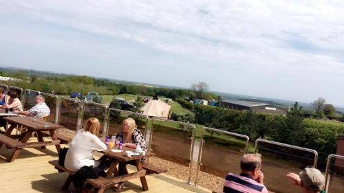 Erkély/terasz, Original Glamping Pod with Hot Tub in Frodsham Erkély/terasz, Original Glamping Pod with Hot Tub in Frodsham