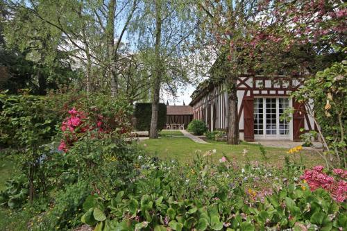 Garden, La Vallee in Saint Denis Le Ferment Garden, La Vallee in Saint Denis Le Ferment