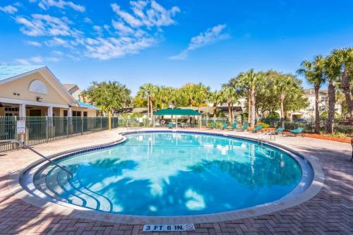 Swimming pool, Modern Escape Cali King Beds EV Chargers Available in New Tampa Swimming pool, Modern Escape Cali King Beds EV Chargers Available in New Tampa