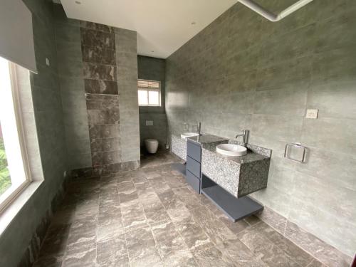 4 Bedroom Mzungu Mansion in Вакисо 4 Bedroom Mzungu Mansion in Вакисо