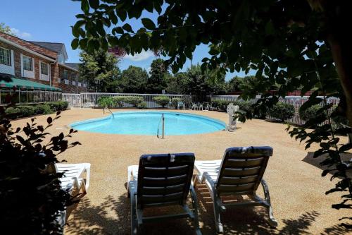 Piscina, Country Inn & Suites by Radisson, Charlotte I-85 Airport, NC in Charlotte Douglas Airport Area Piscina, Country Inn & Suites by Radisson, Charlotte I-85 Airport, NC in Charlotte Douglas Airport Area