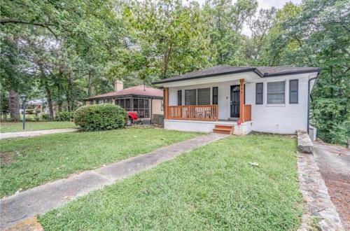 Exterior view, Luxury home 5 mins to Mercedes-Benz Stadium in Vine City Exterior view, Luxury home 5 mins to Mercedes-Benz Stadium in Vine City