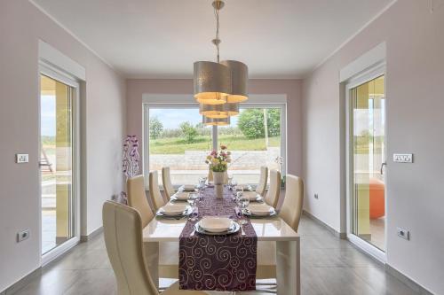 Villa Karli Comfortable holiday residence in Sutivanac Villa Karli Comfortable holiday residence in Sutivanac