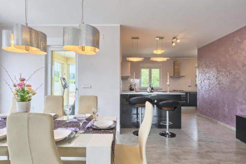 Villa Karli Comfortable holiday residence in Sutivanac Villa Karli Comfortable holiday residence in Sutivanac