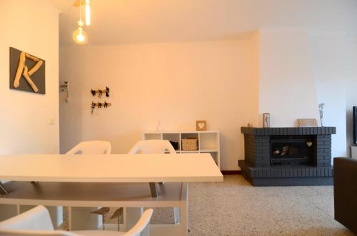 Létesítmények, Migjorn Munt 1-1 in Els Griells Létesítmények, Migjorn Munt 1-1 in Els Griells