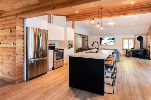 Waterfront private cottage on Koshlong Lake in Haliburton Waterfront private cottage on Koshlong Lake in Haliburton