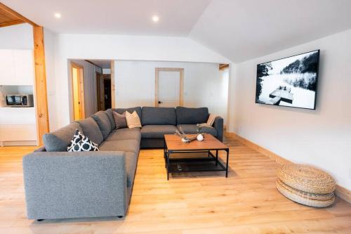 Waterfront private cottage on Koshlong Lake in Haliburton Waterfront private cottage on Koshlong Lake in Haliburton