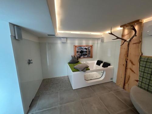 Баня, Ferienwohnung im Usseltal - Zirben Spa - Monheimer Alb - Altmühltal - Familie Geyer Daiting (Ferienwohnung im Usseltal - Zirben Spa - Monheimer Alb - Altmuhltal - Familie Geyer Daiting) in Monheim Баня, Ferienwohnung im Usseltal - Zirben Spa - Monheimer Alb - Altmühltal - Familie Geyer Daiting (Ferienwohnung im Usseltal - Zirben Spa - Monheimer Alb - Altmuhltal - Familie Geyer Daiting) in Monheim