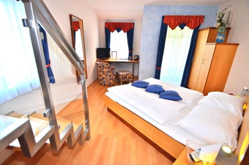 Erkély/terasz, G.H. Knoll "Proellhofer" Cafe Bar Hills in Fladnitz an der Teichalm Erkély/terasz, G.H. Knoll "Proellhofer" Cafe Bar Hills in Fladnitz an der Teichalm