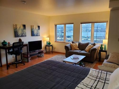 Downtown Juneau Gem: 1BR Apt with Stunning Views! in Juneau Downtown Juneau Gem: 1BR Apt with Stunning Views! in Juneau