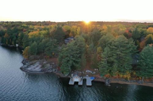 The Boshrock in Algonquin Highlands (ON) The Boshrock in Algonquin Highlands (ON)