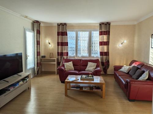 Gîte chaleureux en pleine campagne avec cour privée, vélos, ping-pong et à 1h de Paris - FR-1-590-22 (Gite chaleureux en pleine campagne avec cour privee, velos, ping-pong et a 1h de Paris - FR-1-590-22) in Engenville Gîte chaleureux en pleine campagne avec cour privée, vélos, ping-pong et à 1h de Paris - FR-1-590-22 (Gite chaleureux en pleine campagne avec cour privee, velos, ping-pong et a 1h de Paris - FR-1-590-22) in Engenville