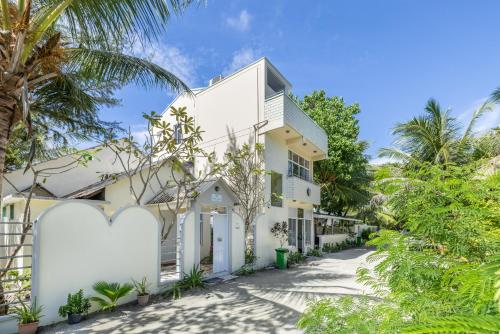 Exterior view, Three Hearts Guesthouse and Villas in Goidhoo Atoll Exterior view, Three Hearts Guesthouse and Villas in Goidhoo Atoll