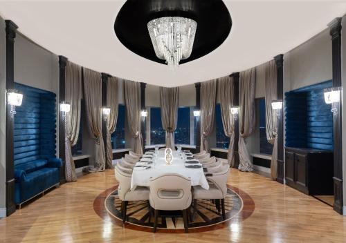 Nhà hàng, Windsor Hotel Convention Center Istanbul in İstanbul Nhà hàng, Windsor Hotel Convention Center Istanbul in İstanbul