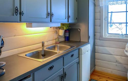 Konyha, Lovely Home In Stranda With Wifi in Stranda Konyha, Lovely Home In Stranda With Wifi in Stranda