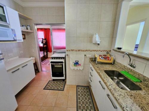 Aconchegante Apto 01 dorm c/Sacada, Ar-Cond, Wi-Fi, Lado Praia in 瓜鲁雅 Aconchegante Apto 01 dorm c/Sacada, Ar-Cond, Wi-Fi, Lado Praia in 瓜鲁雅