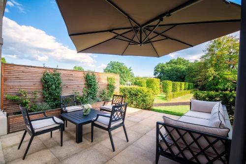 Balcony/terrace, Fairmont Windsor Park in Windsor Balcony/terrace, Fairmont Windsor Park in Windsor