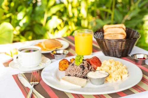 Food and beverages, Hotel Lavas Tacotal in La Fortuna Food and beverages, Hotel Lavas Tacotal in La Fortuna