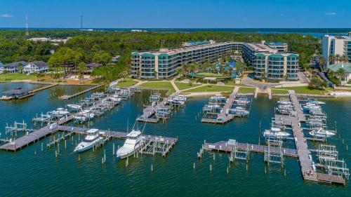 Phoenix on the Bay 1117 condo in Caswell Phoenix on the Bay 1117 condo in Caswell