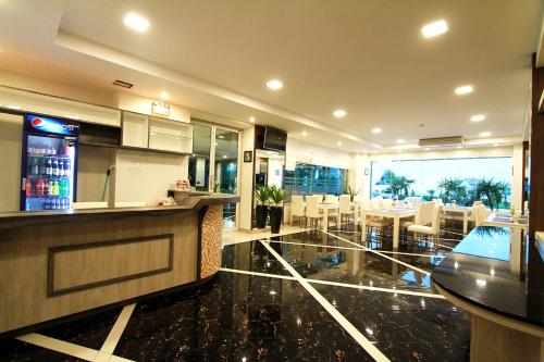 Restaurant, The Contrast i Hotel in Rayong Restaurant, The Contrast i Hotel in Rayong