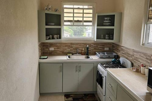 Kitchen, Seclusion Studio Apartment. in Hampton Kitchen, Seclusion Studio Apartment. in Hampton