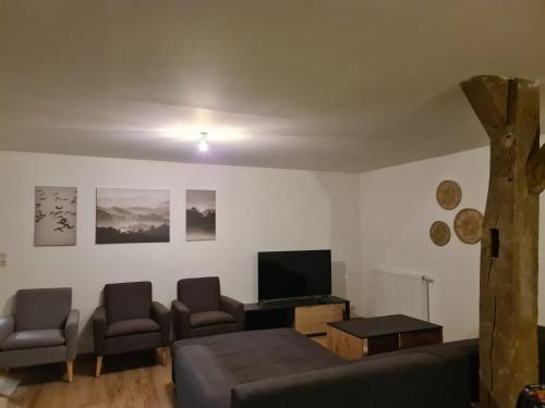 Grand appartement de 3 chambres moderne et spacieux, entièrement meublé (Grand appartement de 3 chambres moderne et spacieux, entierement meuble) in Andelnans Grand appartement de 3 chambres moderne et spacieux, entièrement meublé (Grand appartement de 3 chambres moderne et spacieux, entierement meuble) in Andelnans