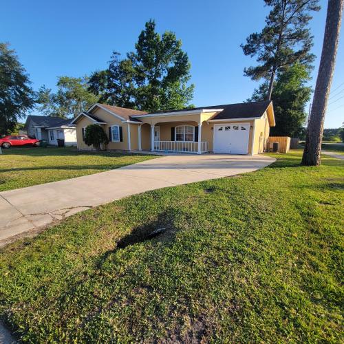 A szálláshely kívülről, Cozy Home in St. Marys (GA) A szálláshely kívülről, Cozy Home in St. Marys (GA)