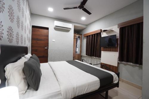 Hotel Sai Inn near สนามบินนานาชาติสรทารวัลลภภัย ปาเตล Hotel Sai Inn near สนามบินนานาชาติสรทารวัลลภภัย ปาเตล