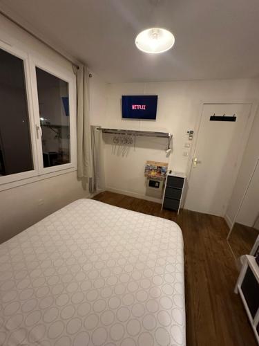 Villa des Palmiers, Chambre n°1, Lit double in Villeneuve-sur-Lot Villa des Palmiers, Chambre n°1, Lit double in Villeneuve-sur-Lot