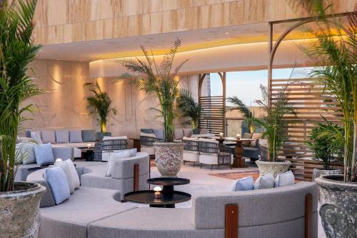 حانة/استراحة, فندق سانت ريجيس الرياض (The St. Regis Riyadh) in الهدا حانة/استراحة, فندق سانت ريجيس الرياض (The St. Regis Riyadh) in الهدا