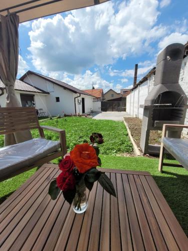 Casa Odessei 9 Oradea fara petreceti de orice forma in Tokai Casa Odessei 9 Oradea fara petreceti de orice forma in Tokai