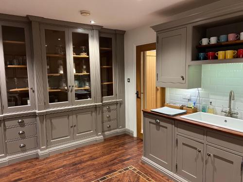 Sunnyside, Bath – 3 Bedroom Cottage With Parking in Kelston Sunnyside, Bath – 3 Bedroom Cottage With Parking in Kelston