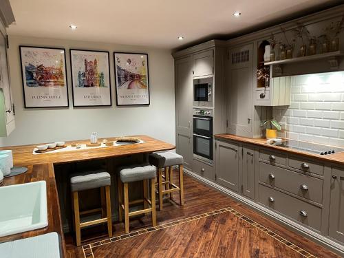 Vybavení, Sunnyside, Bath – 3 Bedroom Cottage With Parking in Kelston Vybavení, Sunnyside, Bath – 3 Bedroom Cottage With Parking in Kelston