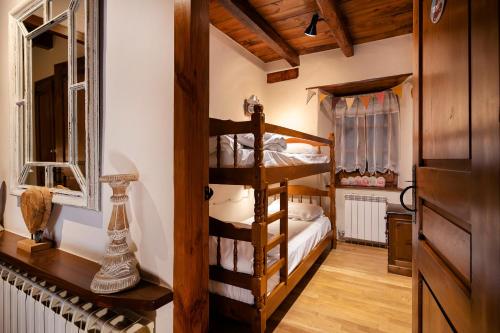 Pleta Ordino 51, Duplex rustico con chimenea, Ordino, zona Vallnord in Ordino Pleta Ordino 51, Duplex rustico con chimenea, Ordino, zona Vallnord in Ordino