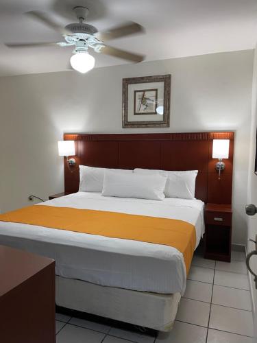 HOTEL LAS PALMAS in La Paz HOTEL LAS PALMAS in La Paz