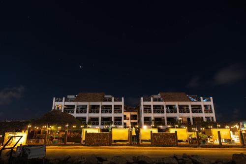Фасада на хотела, Bloozz resort Bonaire in Белнем Фасада на хотела, Bloozz resort Bonaire in Белнем