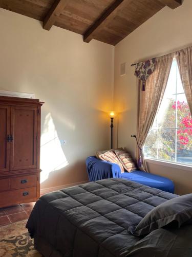 Cozy attached Junior ADU in Rancho Peñasquitos Cozy attached Junior ADU in Rancho Peñasquitos